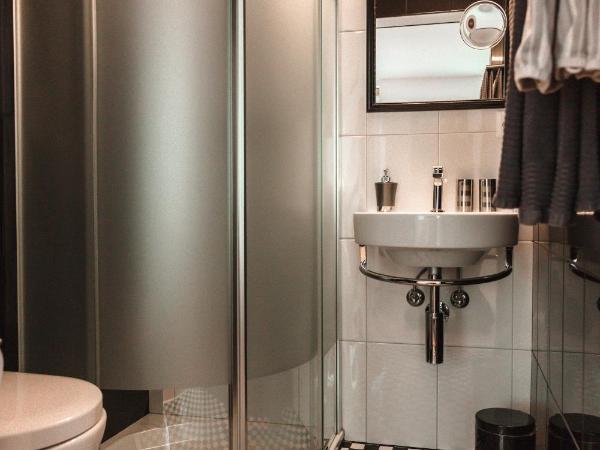 B&B 7e Art : photo 1 de la chambre chambre double standard