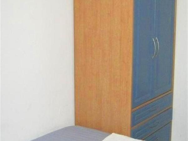 Pensión Iglesias : photo 1 de la chambre chambre simple avec salle de bains commune