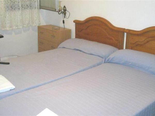 Pensión Iglesias : photo 3 de la chambre chambre lits jumeaux avec salle de bains commune