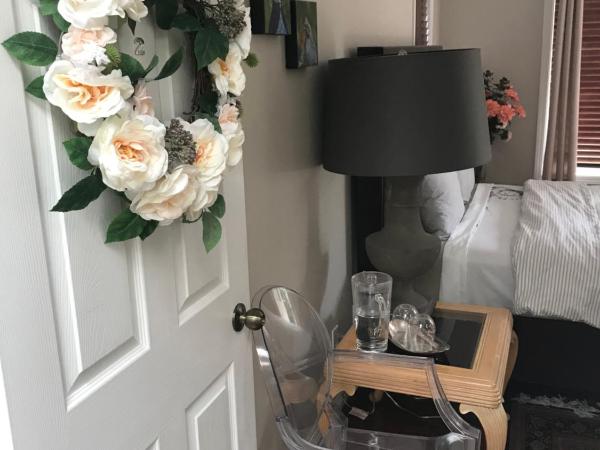 Royalty B&B : photo 7 de la chambre chambre lit queen-size avec balcon