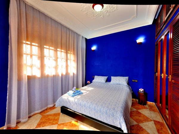 LHOSTEL à Casablanca : photo 1 de la chambre chambre double deluxe avec salle de bains commune