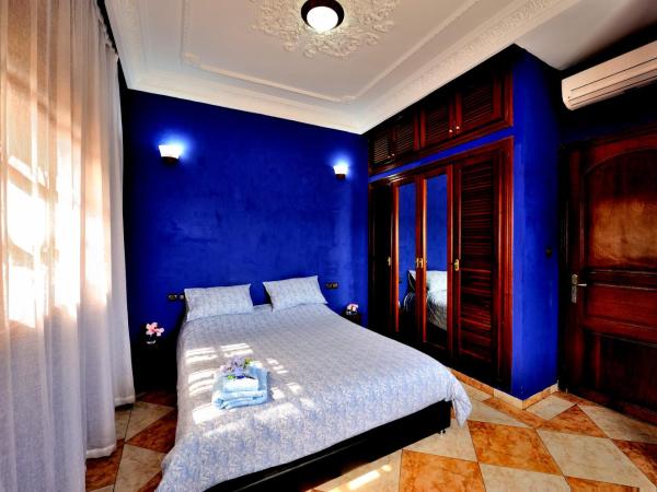 LHOSTEL à Casablanca : photo 2 de la chambre chambre double deluxe avec salle de bains commune