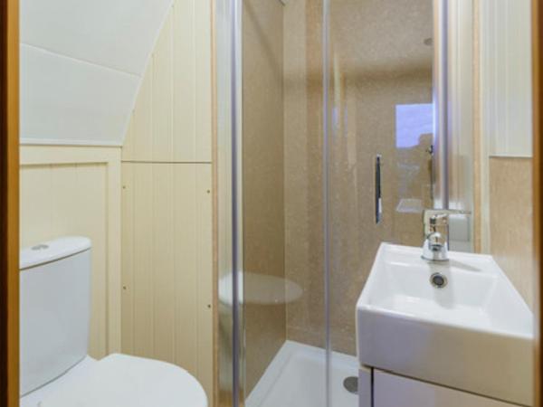 Farmyard Lane Glamping : photo 1 de la chambre chambre double deluxe avec douche