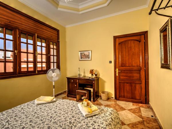 LHOSTEL à Casablanca : photo 2 de la chambre chambre double avec salle de bains privative