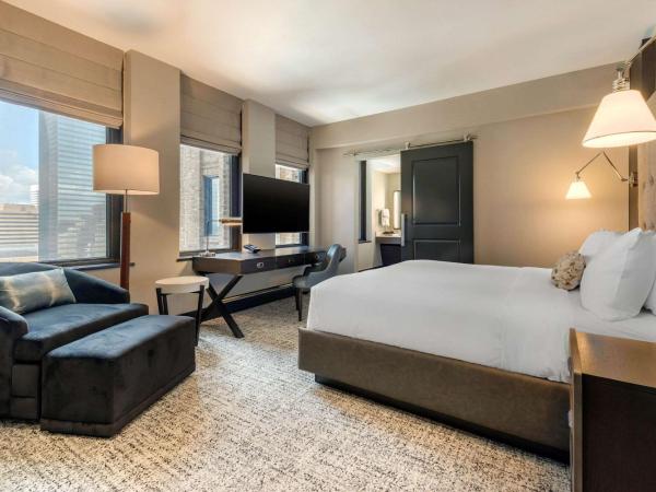 Cambria Hotel Houston Downtown Convention Center : photo 5 de la chambre chambre lit king-size - vue sur ville - accessible aux personnes à mobilité réduite - non-fumeurs