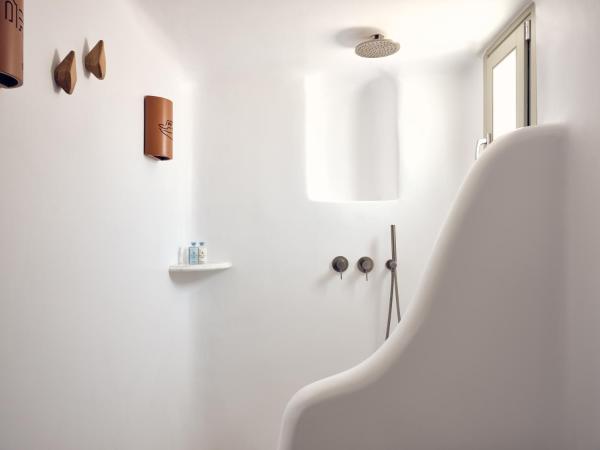 Belvedere Mykonos - Hilltop Rooms & Suites - The Leading Hotels of the World : photo 6 de la chambre chambre perchée sur colline - vue sur mer