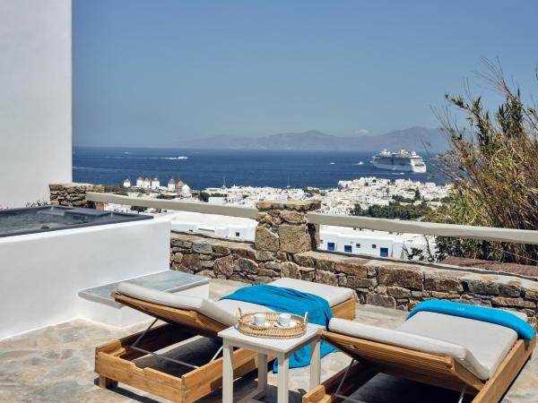Belvedere Mykonos - Hilltop Rooms & Suites - The Leading Hotels of the World : photo 2 de la chambre chambre hilltop supérieure avec jacuzzi privé – vue sur mer