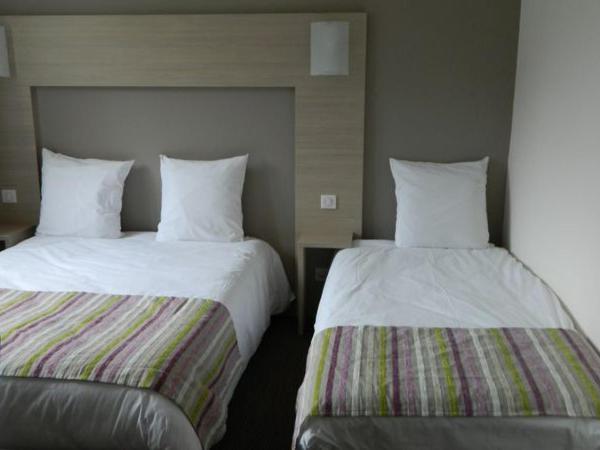 Hotel Restaurant L Echo du Lac : photo 9 de la chambre chambre triple (pas d’accès ascenseur)