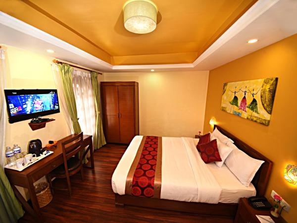 DOM Himalaya Hotel : photo 2 de la chambre chambre double ou lits jumeaux de luxe - navette depuis l'aéroport gratuite