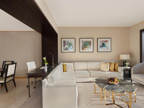 Shangri-La Dubai : photo 7 de la chambre suite club 1 chambre - accès au salon avec goûter, boissons sans alcool toute la journée, apéritifs et canapés en soirée 