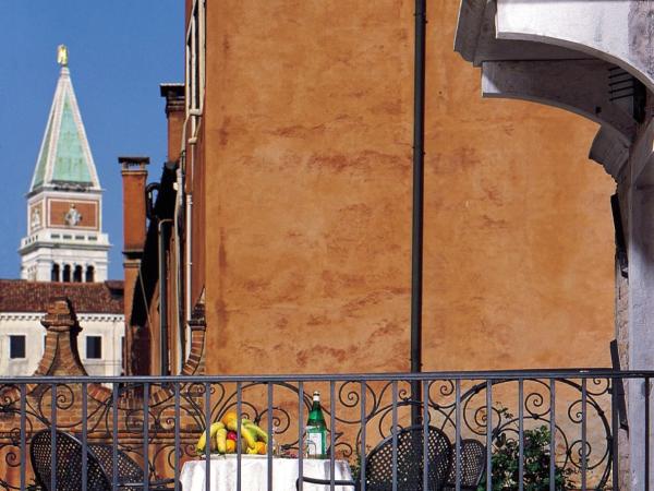 Locanda Vivaldi : photo 3 de la chambre suite 2 chambres supérieure avec balcon