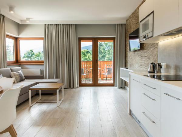 Royal Hill Residence : photo 8 de la chambre appartement 1 chambre avec balcon et vue sur les montagnes