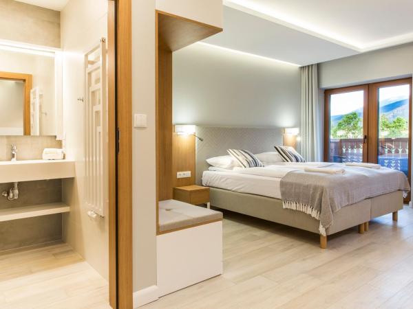 Royal Hill Residence : photo 5 de la chambre studio avec balcon - vue sur montagnes