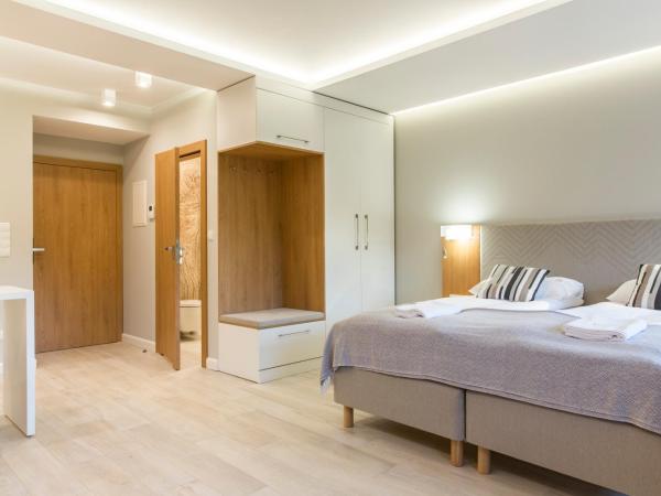 Royal Hill Residence : photo 7 de la chambre studio avec balcon - vue sur montagnes