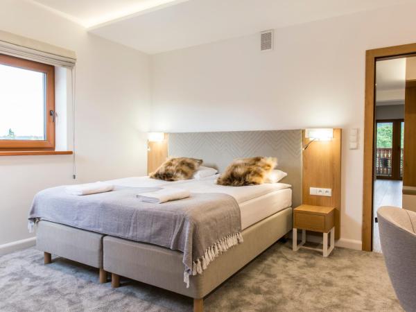 Royal Hill Residence : photo 4 de la chambre apartment with balcony with mountain view