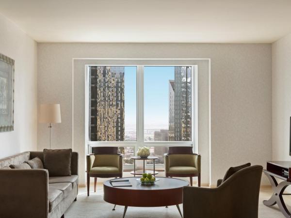 Shangri-La Apartments : photo 5 de la chambre appartement 2 chambres - vue sur ville