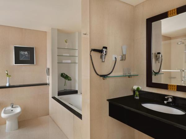 Shangri-La Apartments : photo 2 de la chambre studio