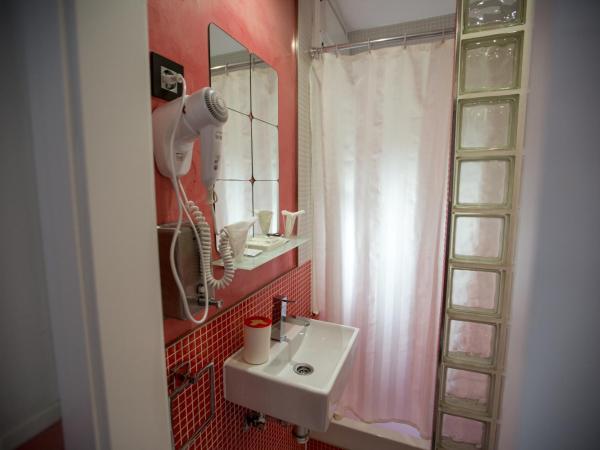 Hostal Inn Madrid : photo 6 de la chambre petite chambre double