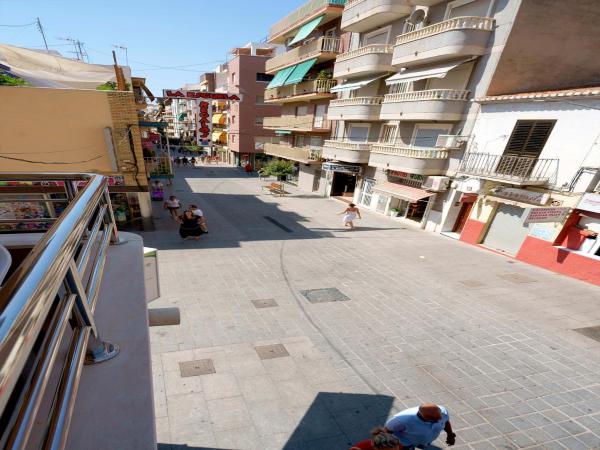 Hostal Anna Benidorm : photo 10 de la chambre chambre triple