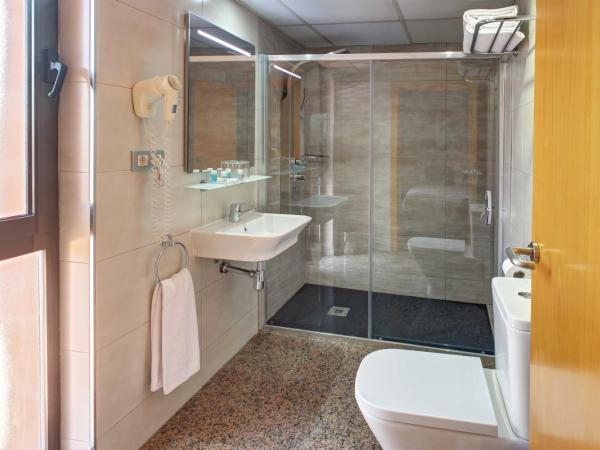 Hotel Nuevo Triunfo : photo 4 de la chambre chambre double ou lits jumeaux