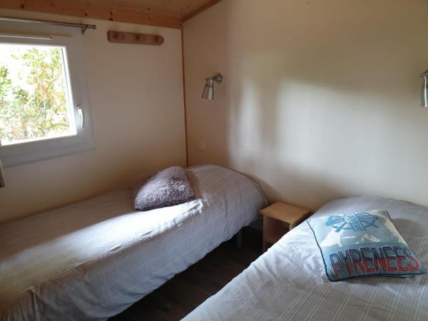 Pyla Chalet et mobilhom 6 personnes Magda : photo 2 de la chambre chalet 2 chambres