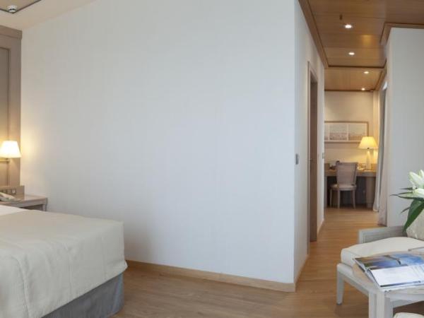 Las Arenas Balneario Resort : photo 6 de la chambre chambre triple classique avec vue sur ville