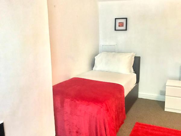 Your Nottingham Vacation, Business Apart, Parking : photo 10 de la chambre maison 4 chambres