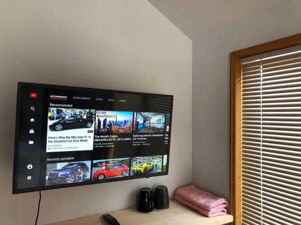 Visitor Room Self Check-in : photo 5 de la chambre chambre double avec toilettes communes