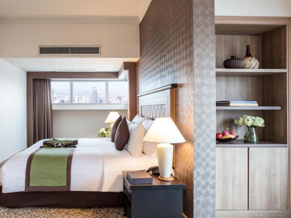 Baiyoke Sky Hotel : photo 2 de la chambre suite supérieure zone standard