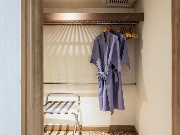 Baiyoke Sky Hotel : photo 6 de la chambre suite junior sky zone