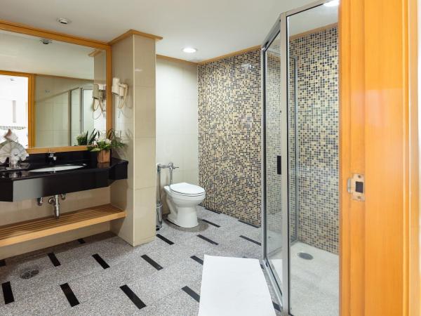 Baiyoke Sky Hotel : photo 1 de la chambre chambre double ou lits jumeaux supérieure