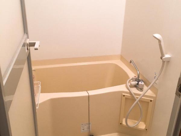 Hostel Mallika : photo 9 de la chambre chambre lits jumeaux avec lit d’appoint - 301