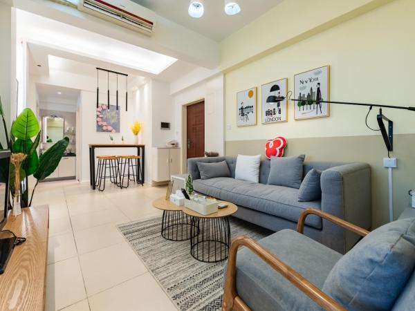 Xi'an Lianhu.Beidajie International : photo 1 de la chambre appartement avec balcon