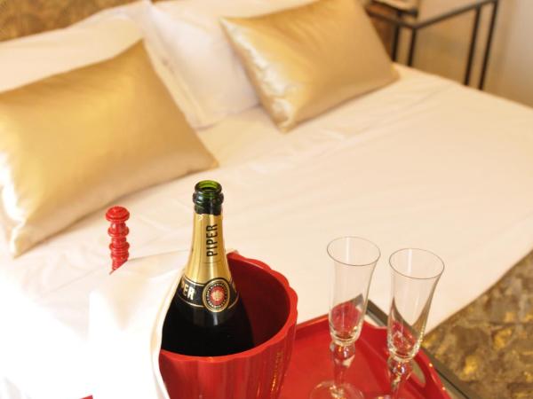 Casa Balmes : photo 5 de la chambre chambre double avec lit d'appoint – vue sur cour