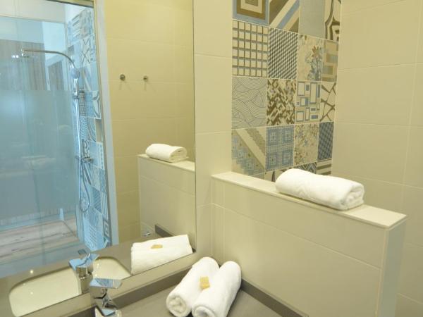 Casa Balmes : photo 6 de la chambre chambre double avec lit d'appoint – vue sur cour