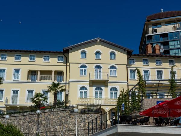 Hotel Domino : photo 1 de la chambre chambre double avec balcon - vue sur mer