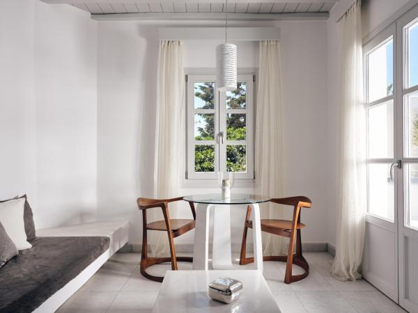 Belvedere Mykonos - Main Hotel - The Leading Hotels of the World : photo 6 de la chambre suite panoramique - vue spectaculaire sur mer