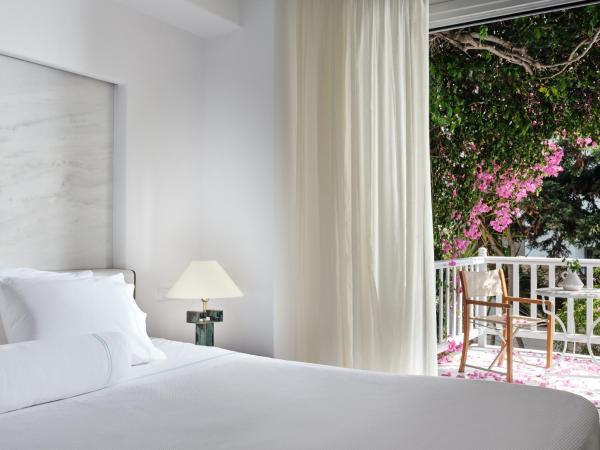 Belvedere Mykonos - Main Hotel - The Leading Hotels of the World : photo 1 de la chambre chambre double ou lits jumeaux standard avec vue sur la cour