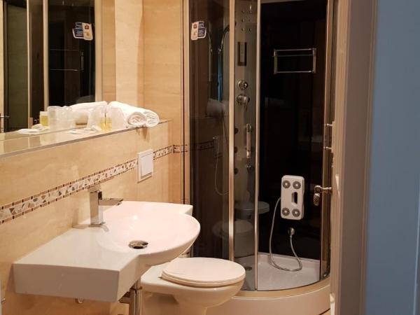 Hotel-Villa Lalee : photo 9 de la chambre chambre double ou lits jumeaux