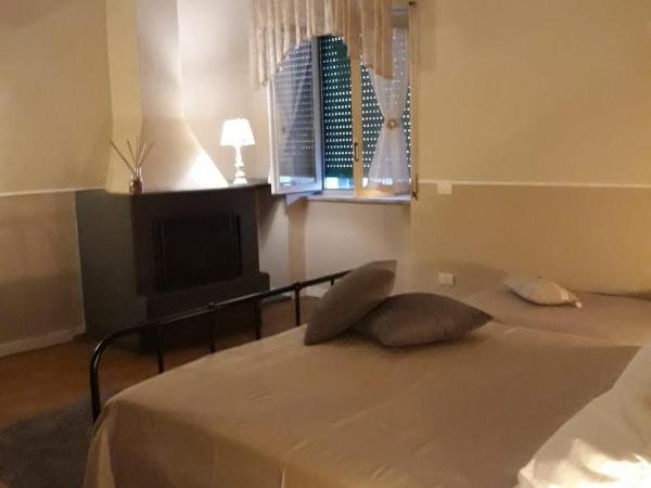 Vesuviane 'E Belle 'Mbriane B&B : photo 3 de la chambre suite junior - vue sur jardin