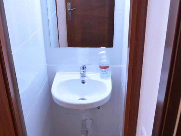ArArAt Hostel : photo 10 de la chambre petite chambre simple