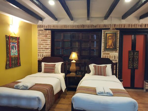 Nepal Pavilion Inn : photo 2 de la chambre suite familiale
