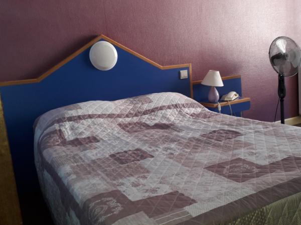 Hôtel des Jacobines : photo 3 de la chambre chambre double Économique avec toilettes communes