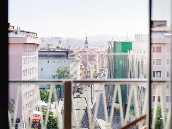 Hotel Daniel Graz - Smart Luxury Near City Centre : photo 8 de la chambre chambre loggia