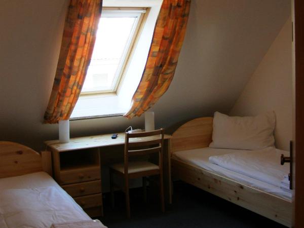 Hotel Alt Vinnhorst : photo 2 de la chambre chambre lits jumeaux