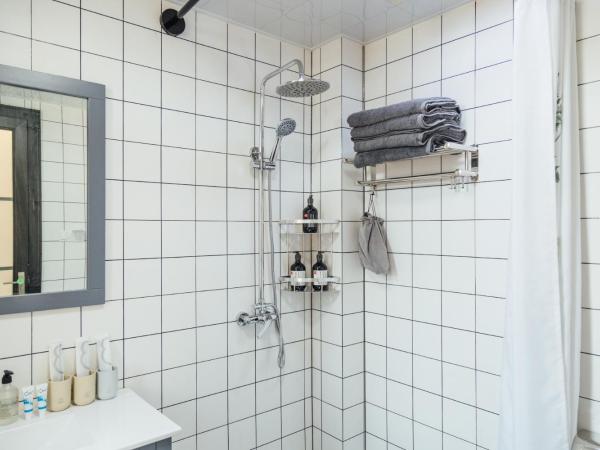 [Roader] Wuhan Jianghan District, Xinhua Road : photo 1 de la chambre appartement avec balcon