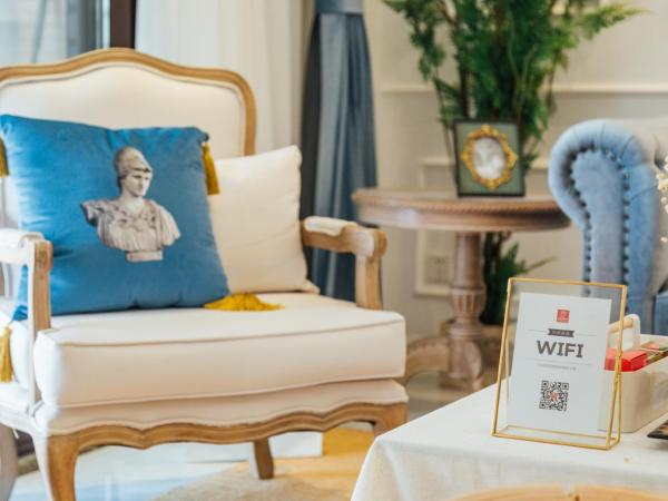 [Roader] Wuhan Jianghan District, Xinhua Road : photo 8 de la chambre appartement avec balcon