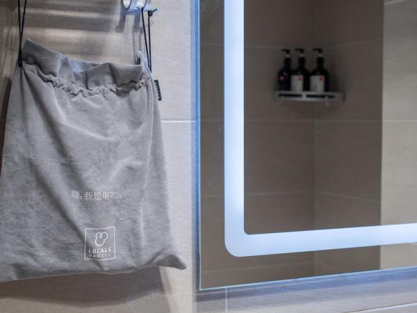 Chongqing·Yuzhong·Xiaoshizi· : photo 7 de la chambre appartement avec balcon