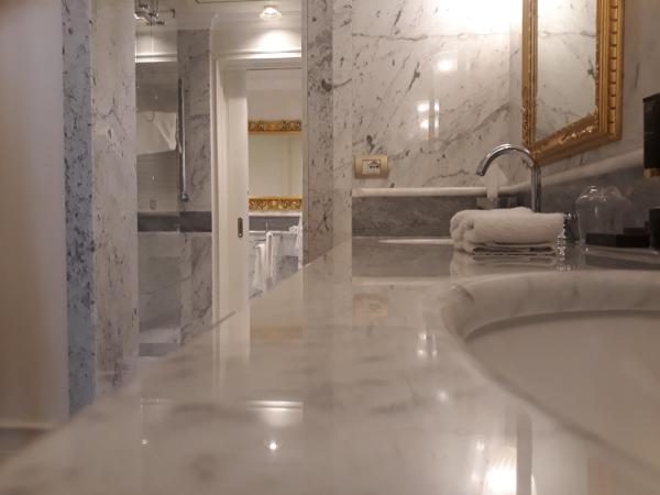 Ca' Bonfadini Historic Experience : photo 9 de la chambre suite junior - vue sur canal