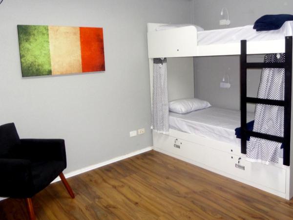 Visto Hostel : photo 4 de la chambre lit dans dortoir mixte de 4 lits